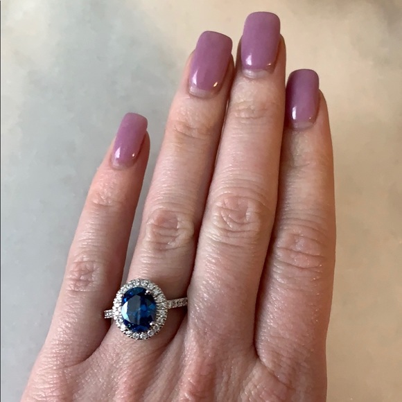 Blue Safire cubic zirconia ring halo - Picture 3 of 3